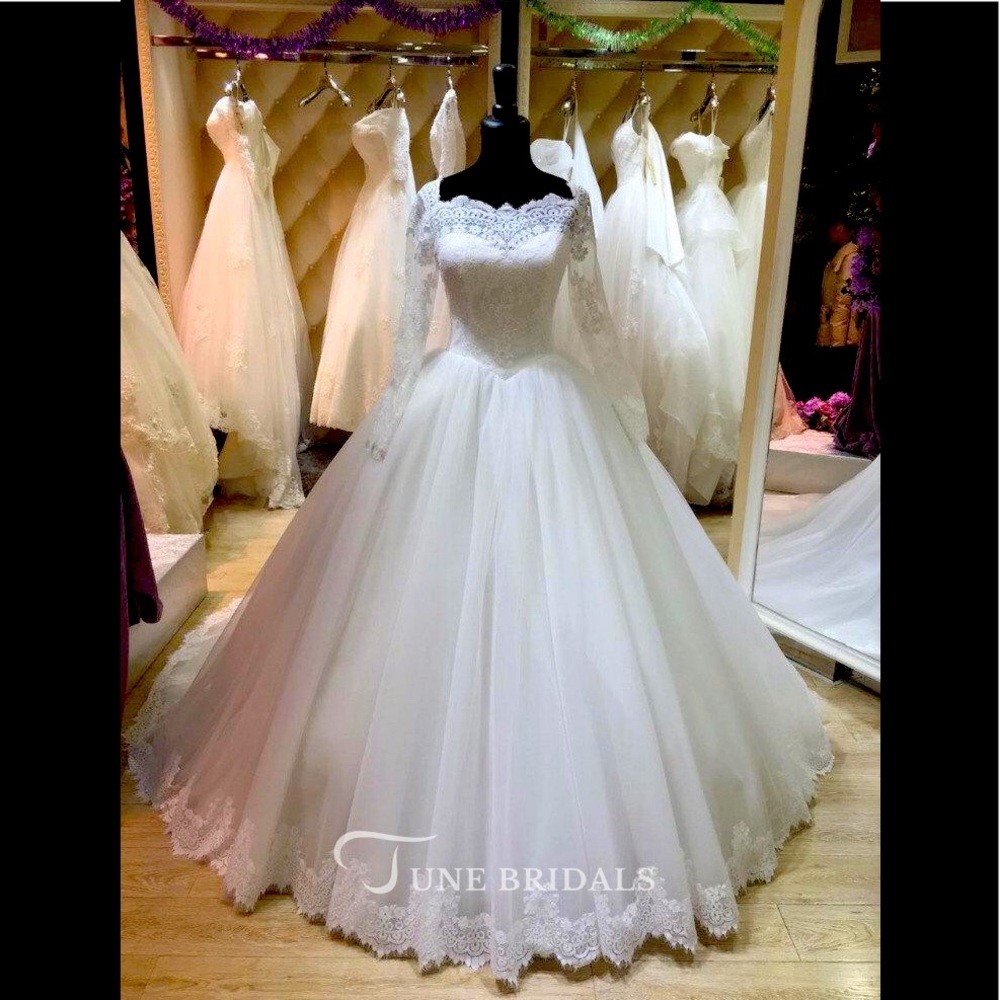 Elegant Lace Wedding Gown ✨